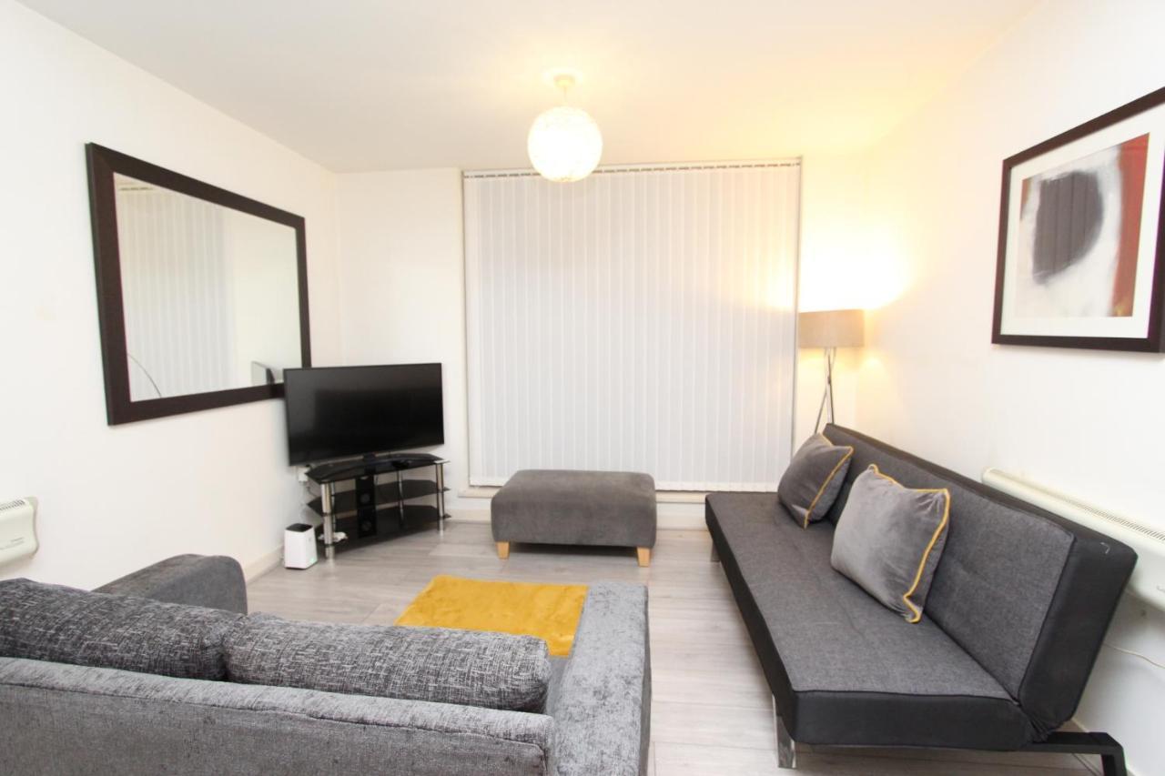 Spacious 1- Bedroom Apartment In E16 London Luaran gambar