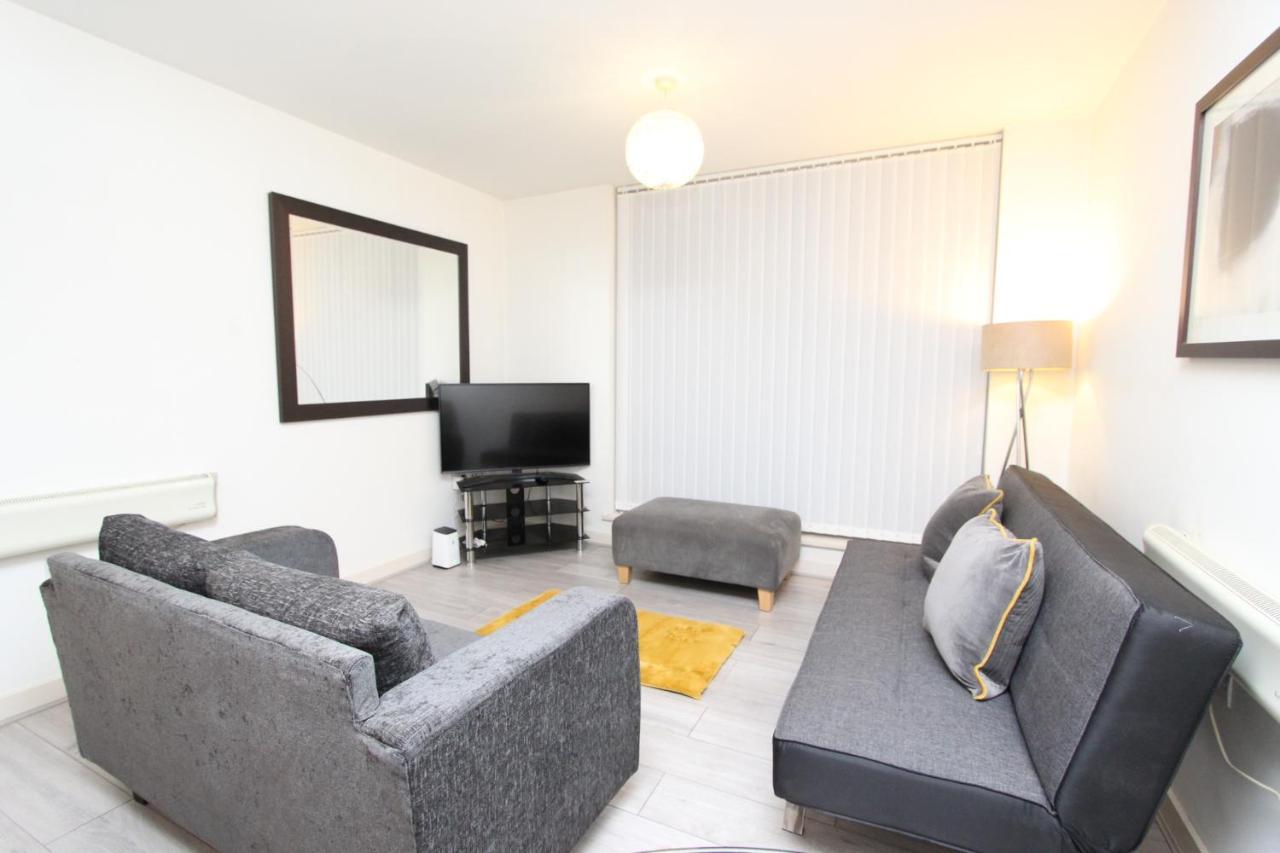 Spacious 1- Bedroom Apartment In E16 London Luaran gambar