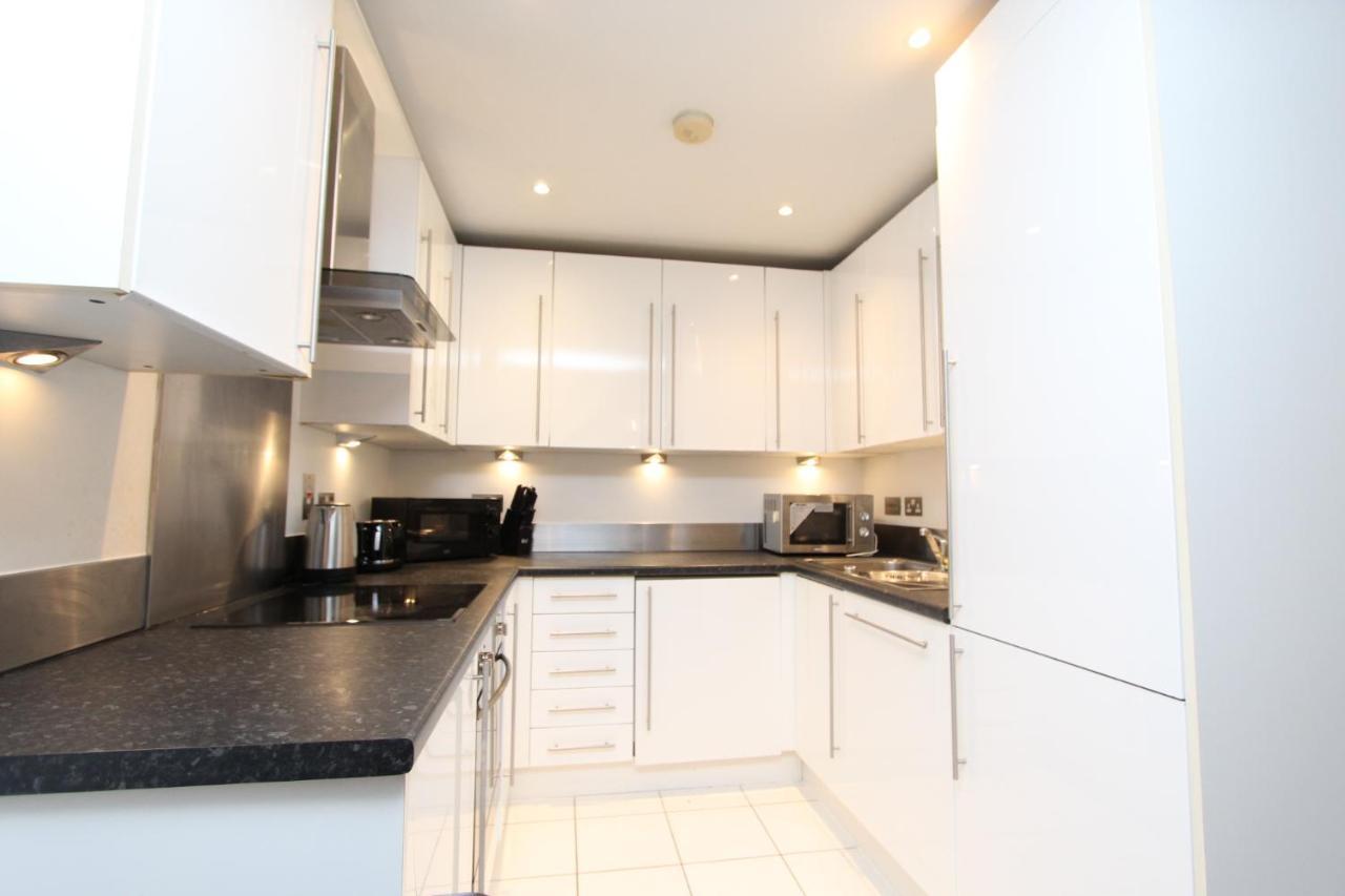 Spacious 1- Bedroom Apartment In E16 London Luaran gambar